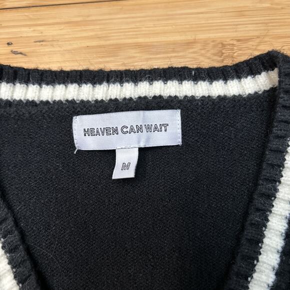 Heaven Can Wait Women M Sweater Knit Black White Skull V-Neck Heart Oversized - Picture 4 of 5